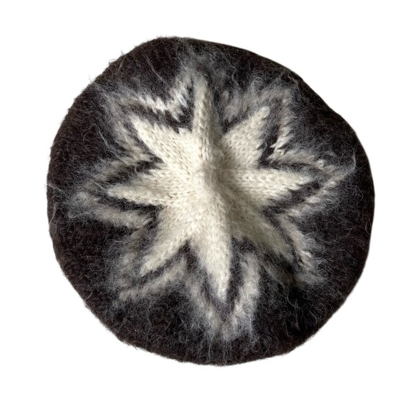 HANDMADE Icelandic Vintage Wool Beret Winter Hat - Picture 1 of 11